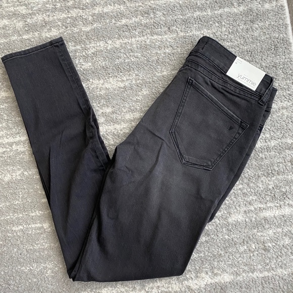 Yummie Skinny Jeans - Picture 1 of 2